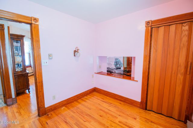 821 6th Avenue, Troy, NY 12182