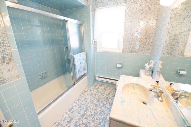 821 6th Avenue, Troy, NY 12182