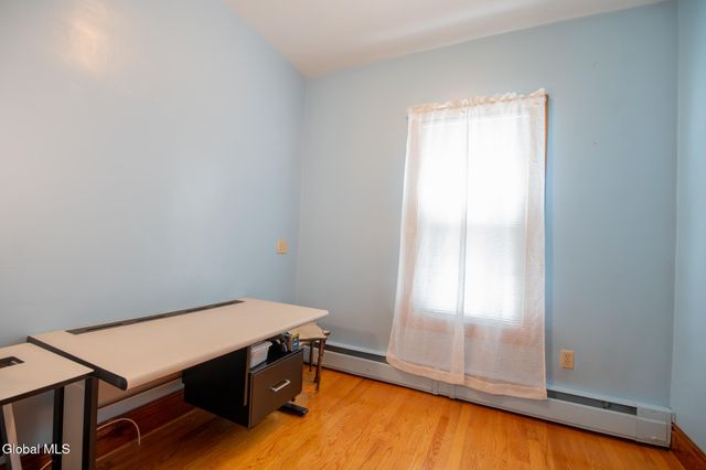 821 6th Avenue, Troy, NY 12182