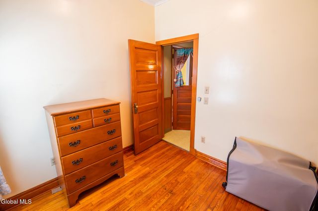 821 6th Avenue, Troy, NY 12182