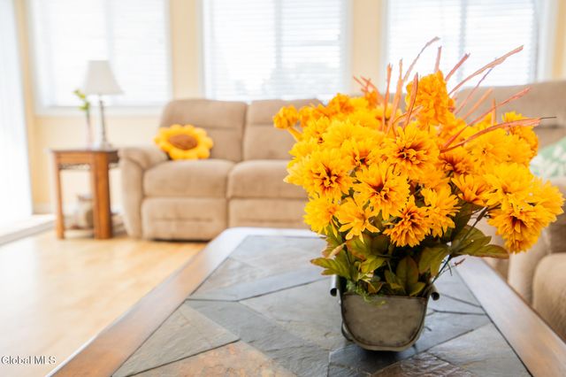 821 6th Avenue, Troy, NY 12182