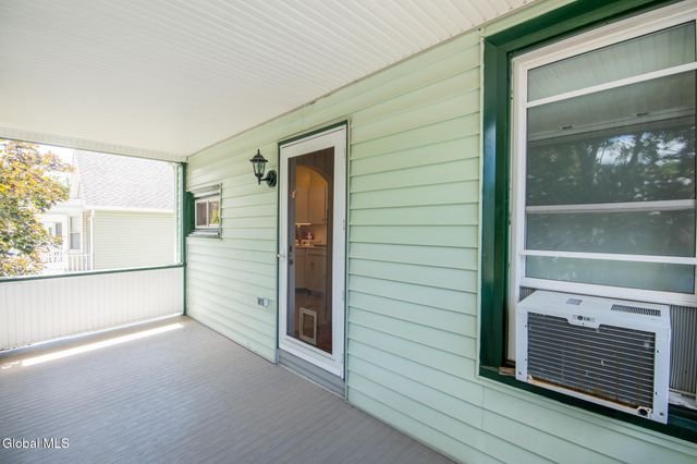 821 6th Avenue, Troy, NY 12182