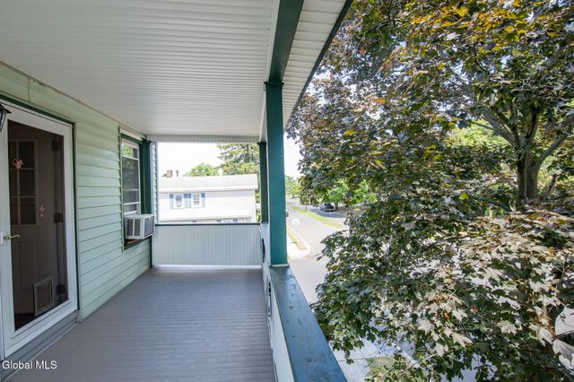 821 6th Avenue, Troy, NY 12182