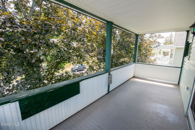 821 6th Avenue, Troy, NY 12182