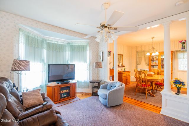 821 6th Avenue, Troy, NY 12182