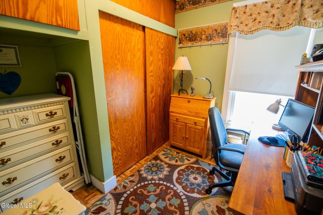 821 6th Avenue, Troy, NY 12182