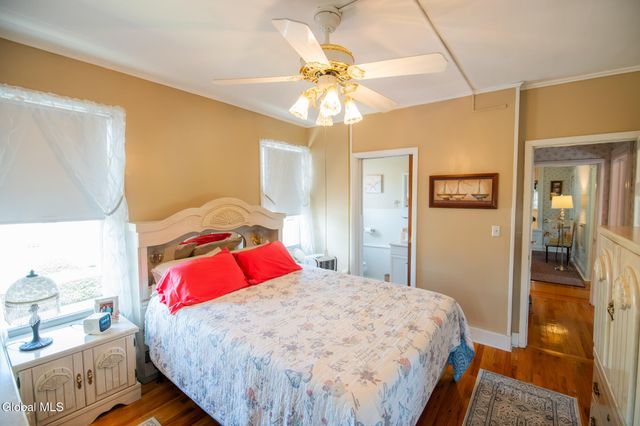 821 6th Avenue, Troy, NY 12182