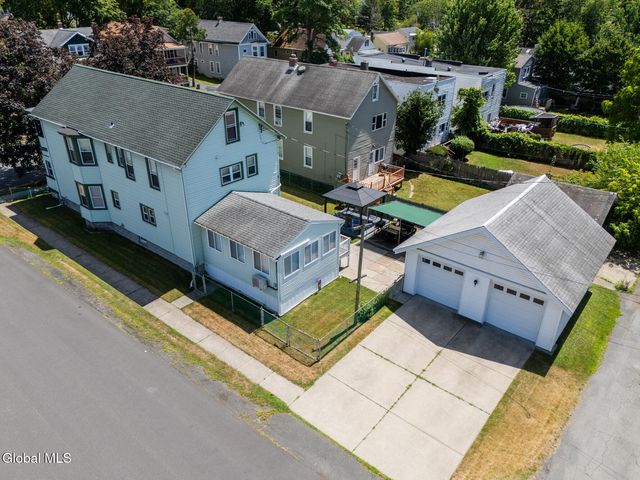 821 6th Avenue, Troy, NY 12182