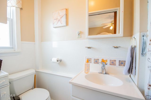 821 6th Avenue, Troy, NY 12182