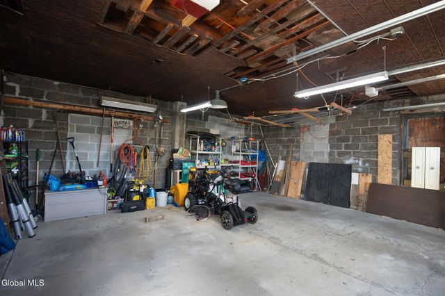 821 6th Avenue, Troy, NY 12182