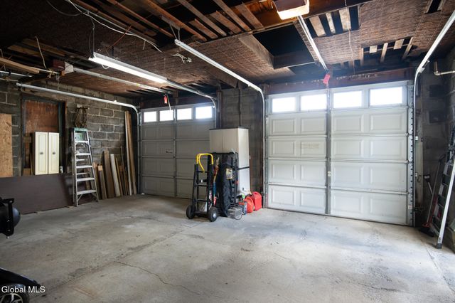 821 6th Avenue, Troy, NY 12182