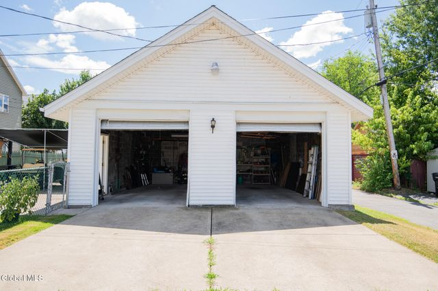 821 6th Avenue, Troy, NY 12182