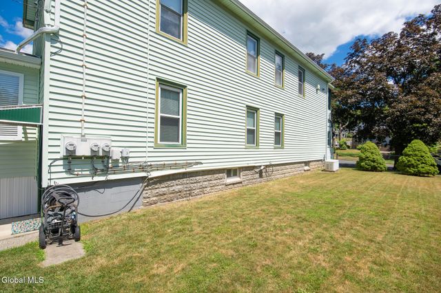 821 6th Avenue, Troy, NY 12182