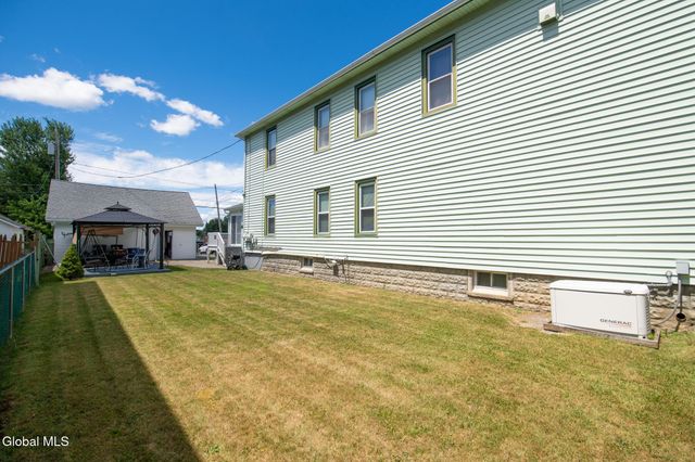 821 6th Avenue, Troy, NY 12182