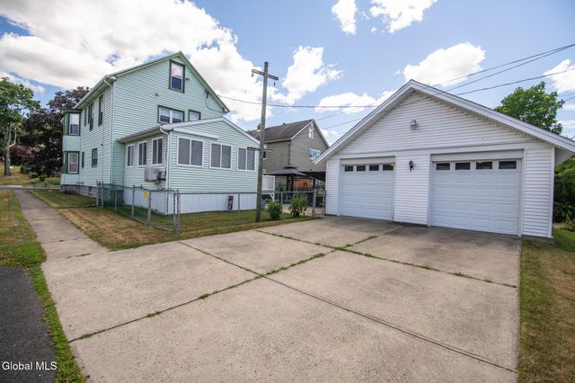 821 6th Avenue, Troy, NY 12182