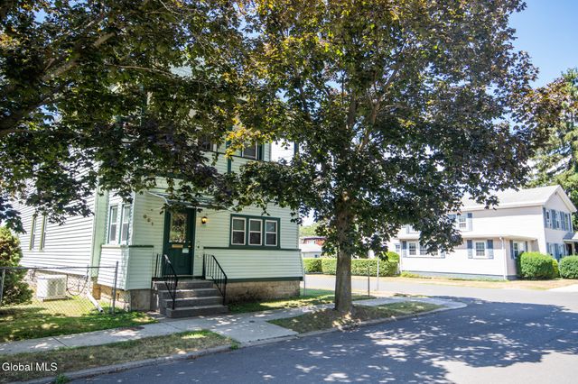 821 6th Avenue, Troy, NY 12182
