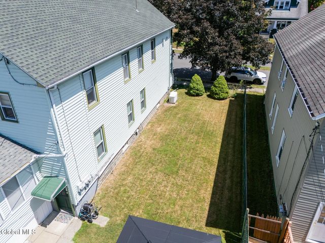 821 6th Avenue, Troy, NY 12182