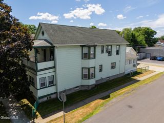821 6th Avenue, Troy, NY 12182
