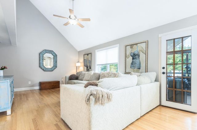 2 Barnes Drive, Stratham, NH 03885