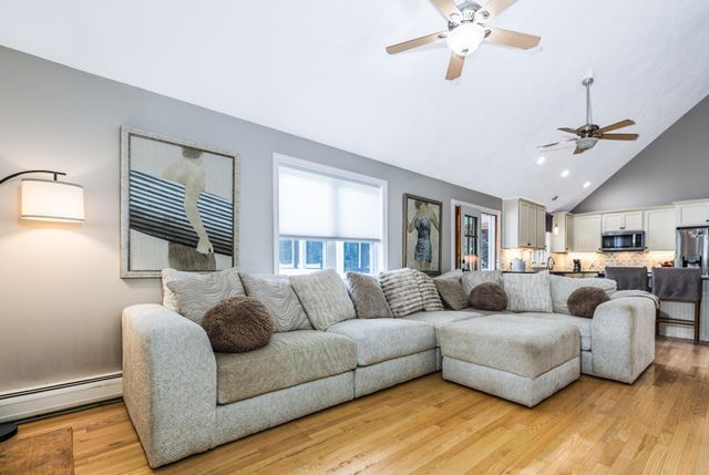 2 Barnes Drive, Stratham, NH 03885