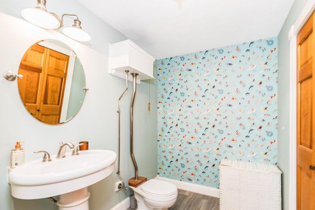 2 Barnes Drive, Stratham, NH 03885