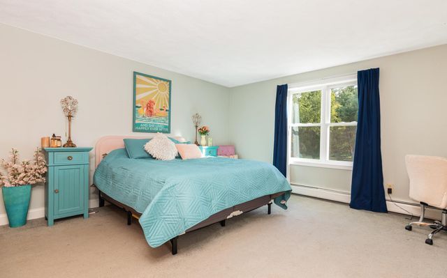 2 Barnes Drive, Stratham, NH 03885