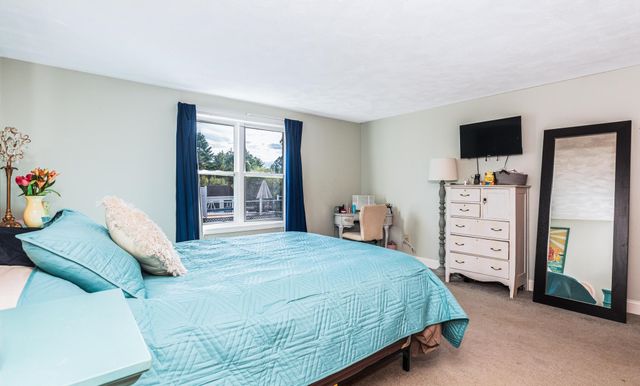 2 Barnes Drive, Stratham, NH 03885