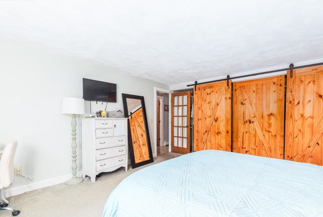 2 Barnes Drive, Stratham, NH 03885