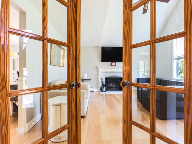 2 Barnes Drive, Stratham, NH 03885