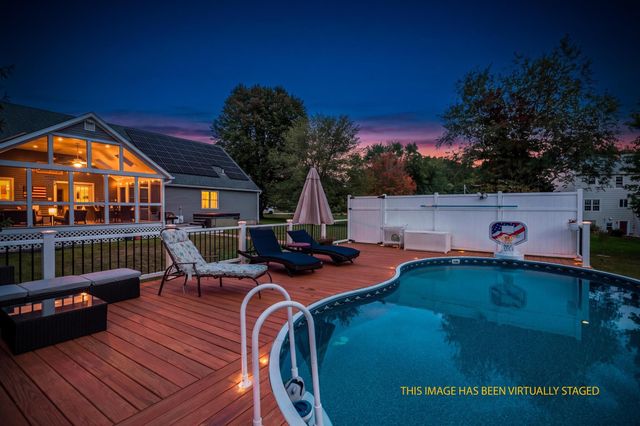 2 Barnes Drive, Stratham, NH 03885