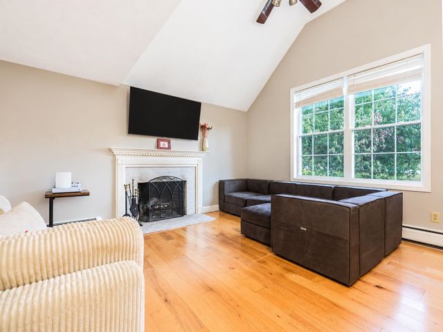 2 Barnes Drive, Stratham, NH 03885