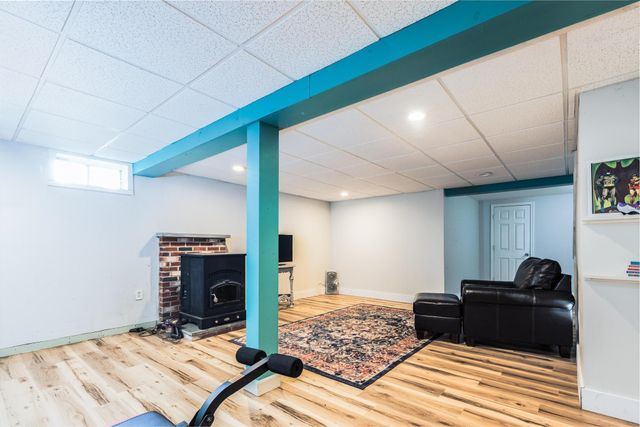 2 Barnes Drive, Stratham, NH 03885