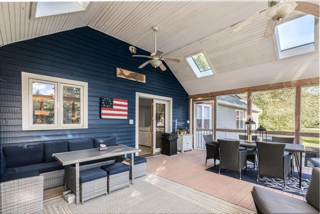 2 Barnes Drive, Stratham, NH 03885