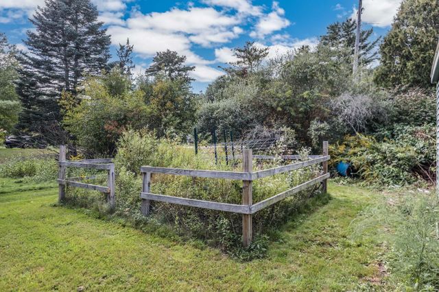 2 Barnes Drive, Stratham, NH 03885