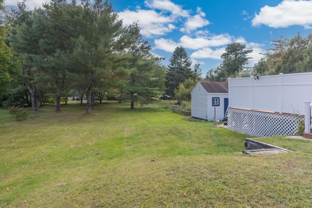 2 Barnes Drive, Stratham, NH 03885