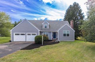 2 Barnes Drive, Stratham, NH 03885