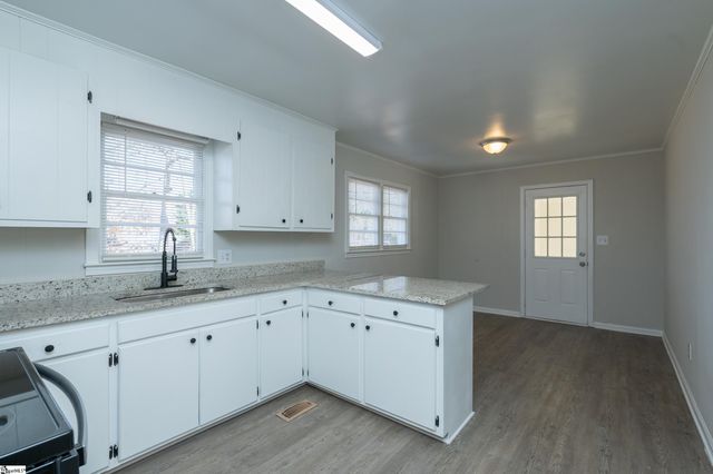 111 Susan Avenue, Honea Path, SC 29654