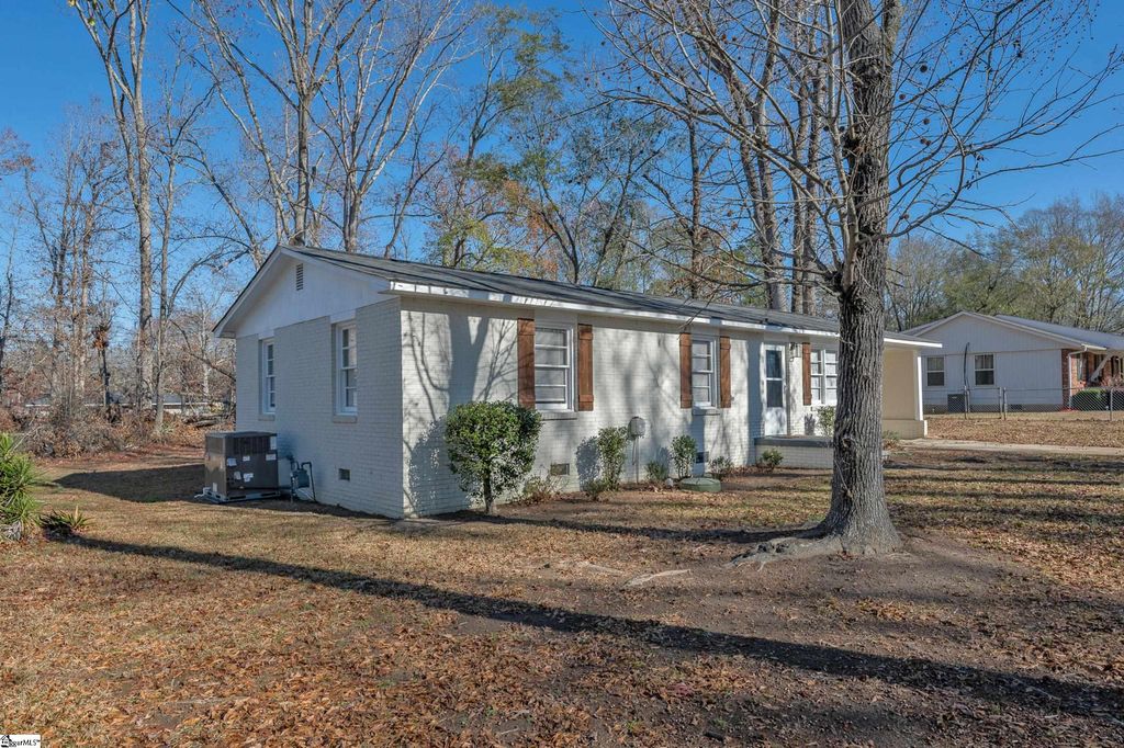 111 Susan Avenue, Honea Path, SC 29654