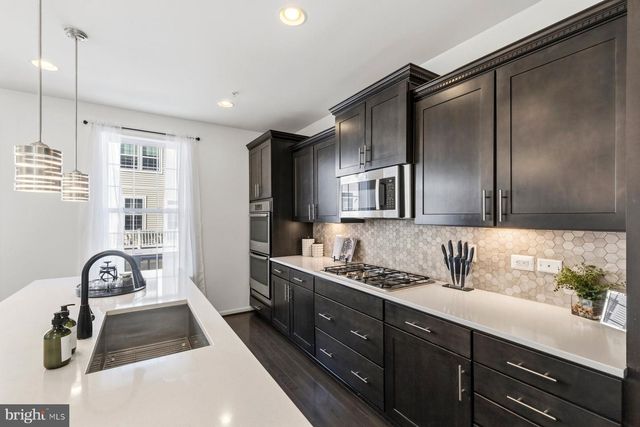 7205 BARRY LN, Elkridge, MD 21075