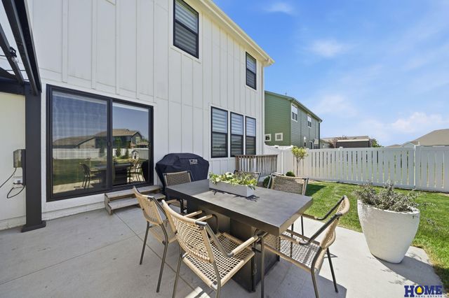 3132 Abbotsford Lane, Roca, NE 68430