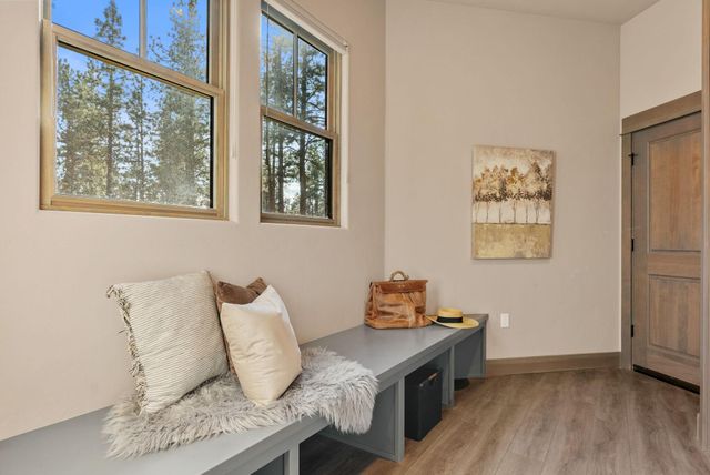 69255 Crooked Horseshoe Road, Sisters, OR 97759