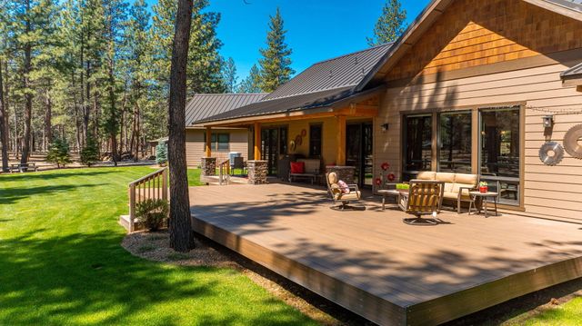 69255 Crooked Horseshoe Road, Sisters, OR 97759