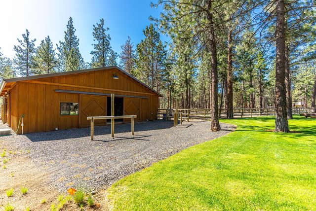 69255 Crooked Horseshoe Road, Sisters, OR 97759