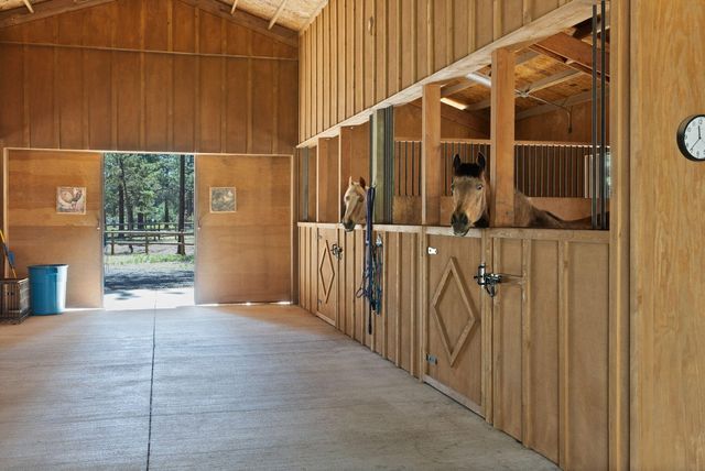 69255 Crooked Horseshoe Road, Sisters, OR 97759