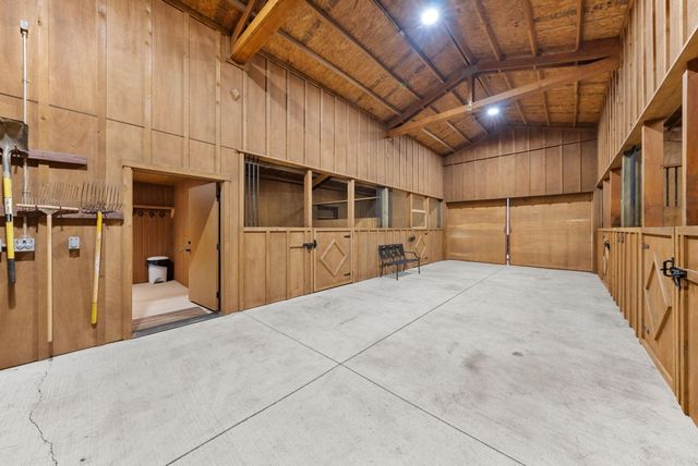 69255 Crooked Horseshoe Road, Sisters, OR 97759