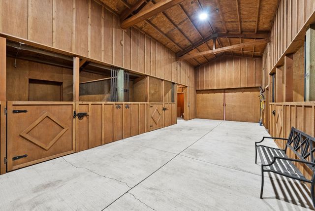 69255 Crooked Horseshoe Road, Sisters, OR 97759