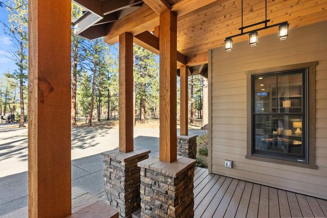 69255 Crooked Horseshoe Road, Sisters, OR 97759