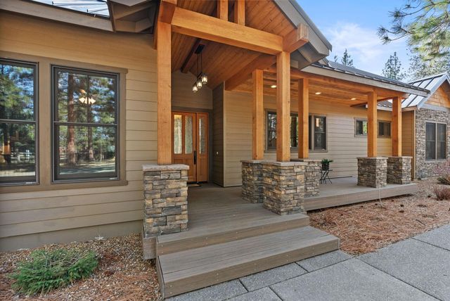 69255 Crooked Horseshoe Road, Sisters, OR 97759