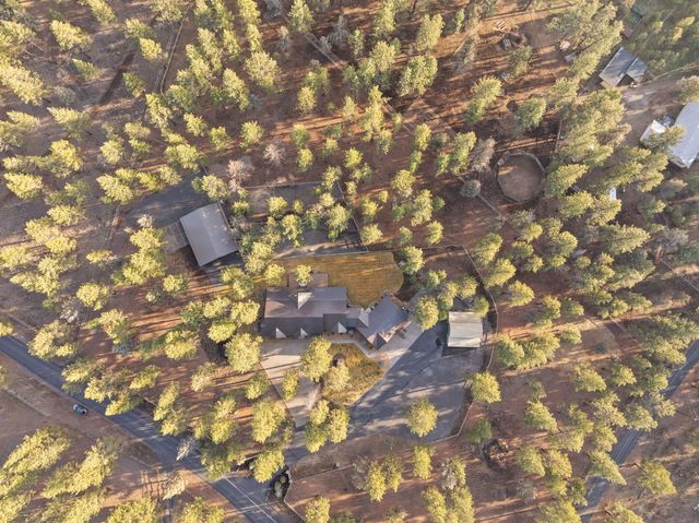 69255 Crooked Horseshoe Road, Sisters, OR 97759