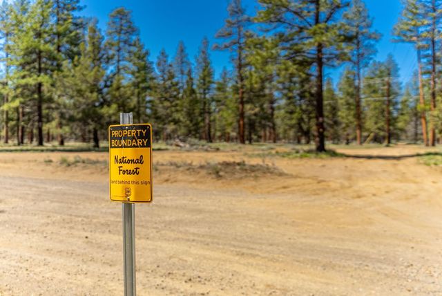 69255 Crooked Horseshoe Road, Sisters, OR 97759